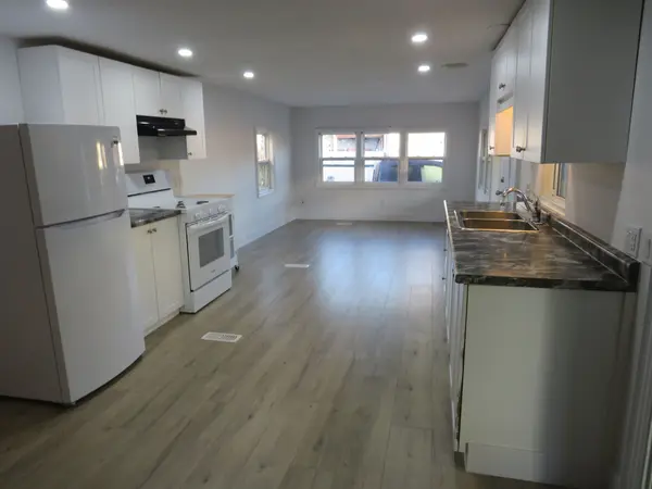 London East, ON N5V 1H3,2189 Dundas ST E #90