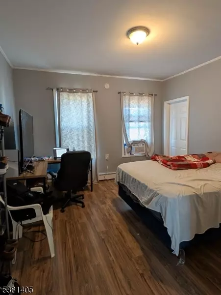 Harrison Town, NJ 07029,17 Grant Ave