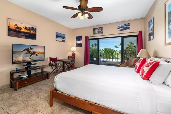 Kailua-kona, HI 96740,75-6040 ROYAL SEA CLIFF CLUB #429