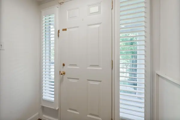 London South, ON N6J 3Z9,176 Gardenwood DR