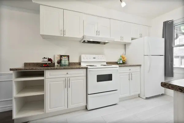 London South, ON N6J 3Z9,176 Gardenwood DR