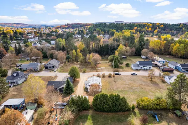 Madawaska Valley, ON K0J 1B0,22 Zilney ST