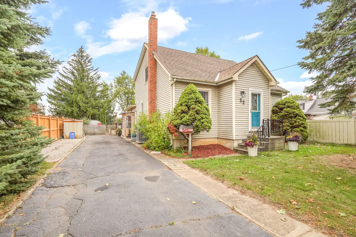 Brantford, ON N3R 2Y7,22 Wayne DR