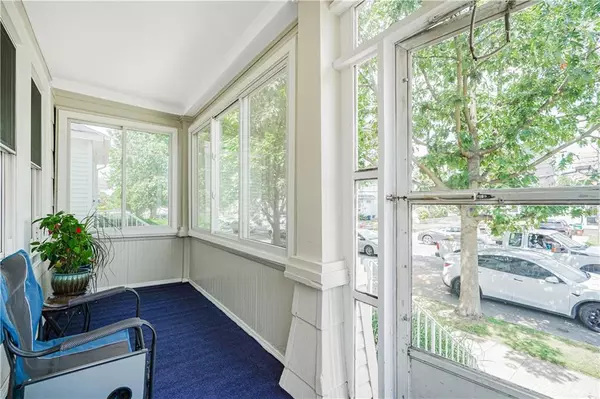 Staten  Island, NY 10302,263 Decker AVE