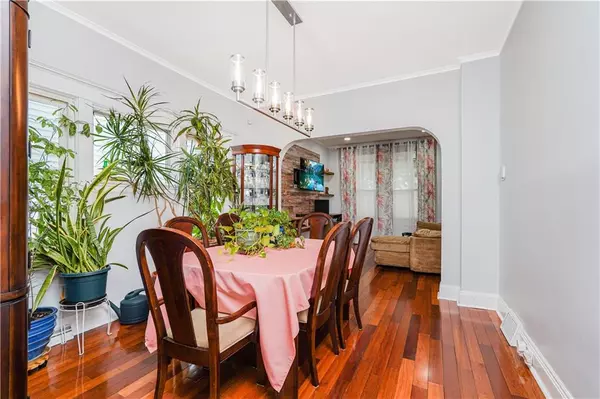 Staten  Island, NY 10302,263 Decker AVE