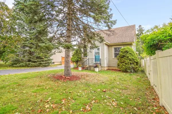 Brantford, ON N3R 2Y7,22 Wayne DR