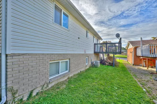 Niagara Falls, ON K2H 1K1,4431 MONTROSE RD