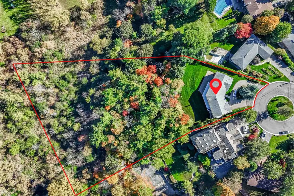 10 Courtwood PL, Toronto C15, ON M2K 1Z9