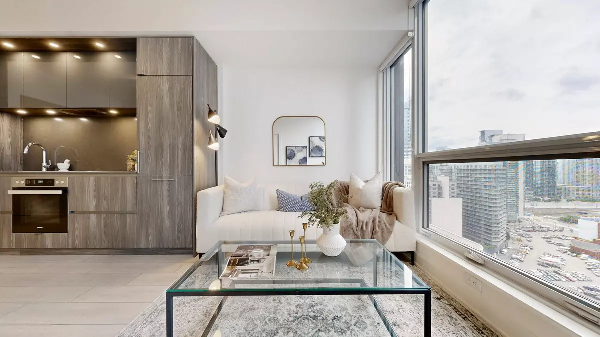 Toronto C01, ON M5V 0V1,35 Mercer ST #1811