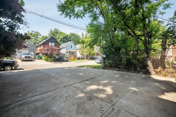 Hamilton, ON L8L 4B5,11 Whitfield AVE