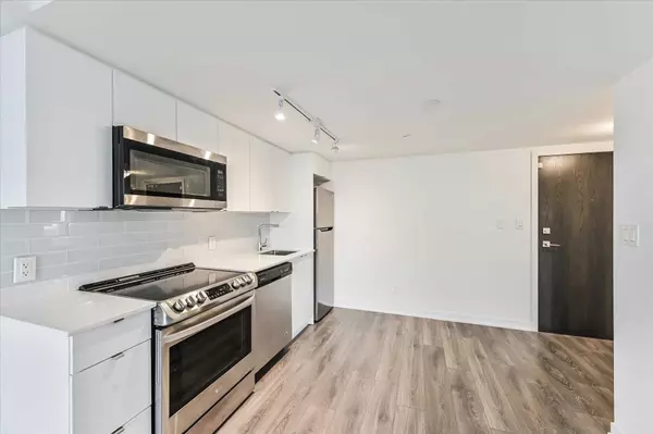 Toronto E03, ON M4B 2V5,1401 O'Connor DR #612
