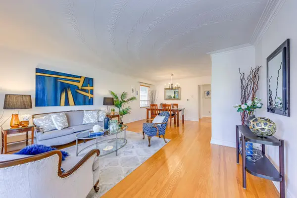 Toronto W09, ON M9R 1P5,7 Northcrest RD