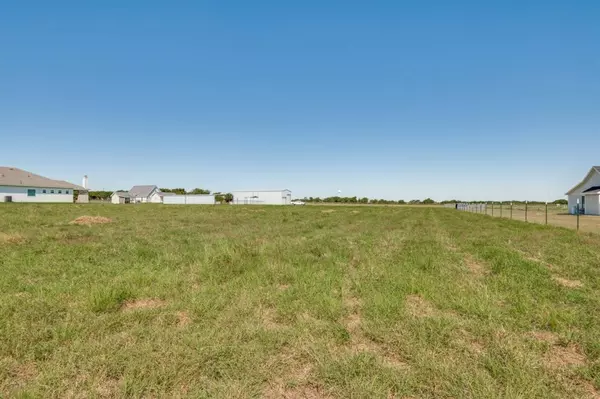 Waxahachie, TX 75165,325 E Pecan Tree Road