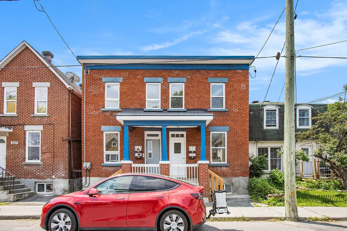 Vanier And Kingsview Park, ON K1L 7G8,256 Park PARK #2