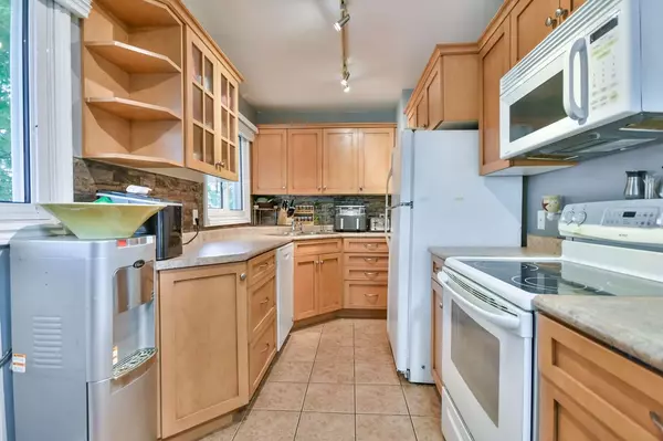 Simcoe, ON L3V 1J3,320 HILDA ST