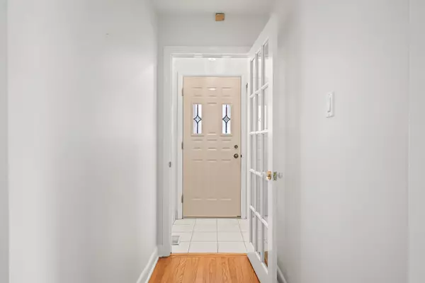 Hunt Club - South Keys And Area, ON K1V 7R5,1987 Cochrane ST