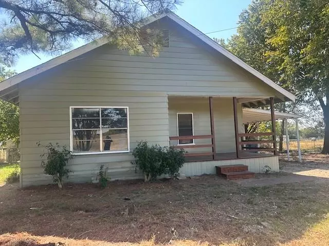 532 W Hughes Street, Collinsville, TX 76233