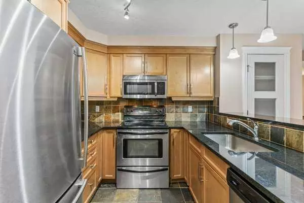 Calgary, AB T2E3S7,725 4 ST NE #107