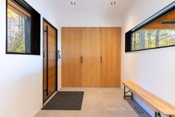 1054 Thomas RD, Gravenhurst, ON P1P 1R3