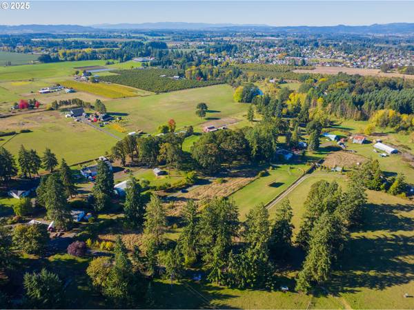 4751 NE HENRY CREEK RD, Dayton, OR 97114