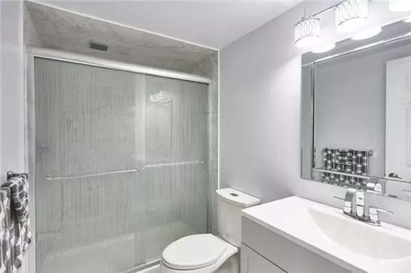 Whitby, ON L1P 0B7,33 Wimbledon CT