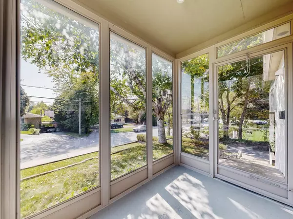 York, ON L3Y 3C4,1051 Janette ST