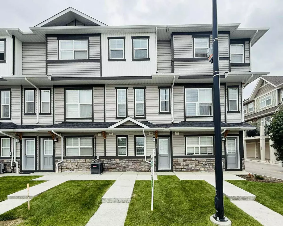 Calgary, AB T2X 4H9,257 Legacy Common SE