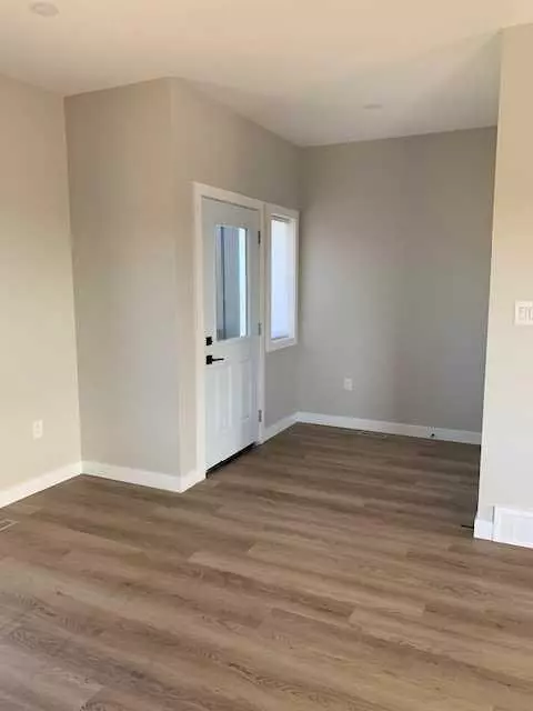 Coalhurst, AB T0L 0V0,3901 Sundance DR #A