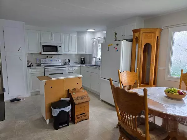 Red Deer, AB T4P1C9,6834 59 AVE #16