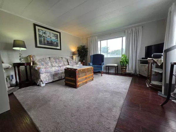 Red Deer, AB T4P1C9,6834 59 AVE #16