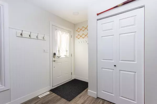 Red Deer, AB T4P 2R8,116 Carroll CRES