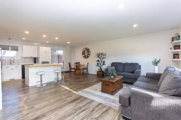 Red Deer, AB T4P 2R8,116 Carroll CRES