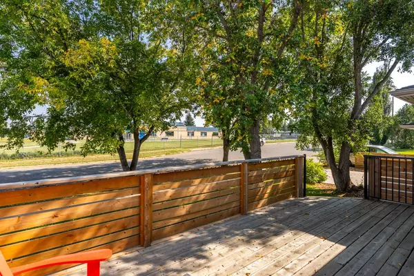 High River, AB T1V 1H6,81 3 ST SE