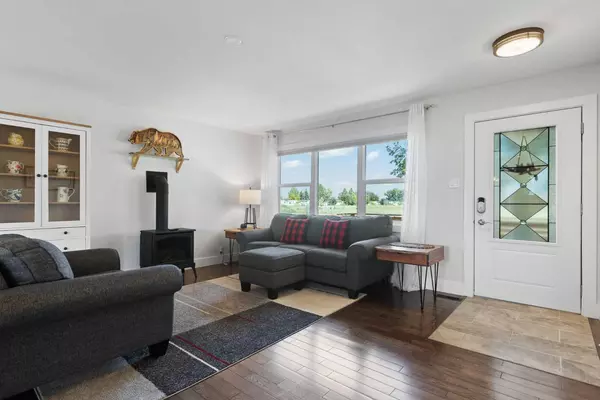 High River, AB T1V 1H6,81 3 ST SE