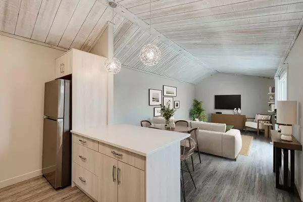 Calgary, AB T2W 2P2,13104 Elbow DR SW #1104