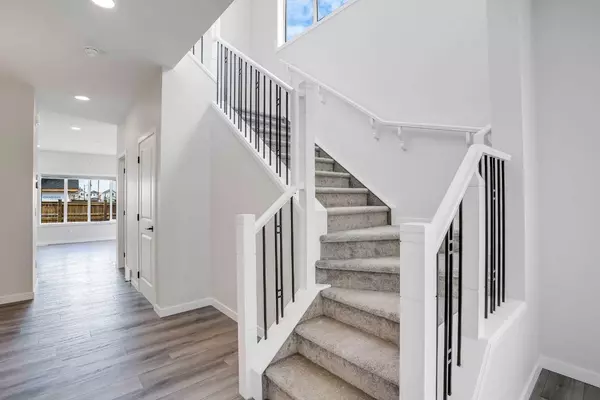 Calgary, AB T3J 2K6,6 Homestead CIR NE