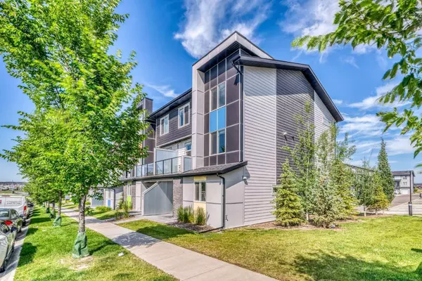 Calgary, AB T3N 1M6,90 Redstone WAY NE