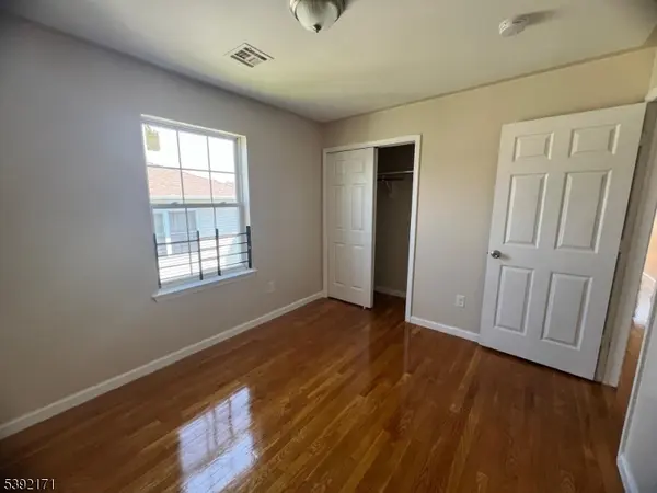 Newark City, NJ 07108,28 Kent St