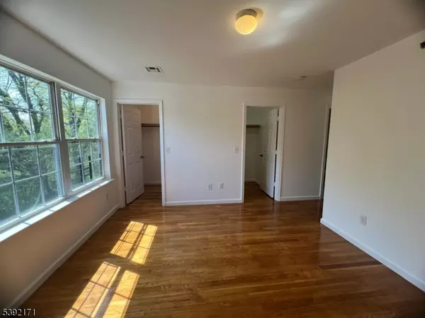 Newark City, NJ 07108,28 Kent St