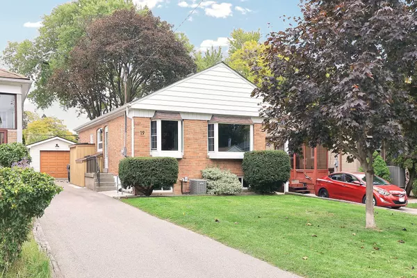 Toronto E04, ON M1R 4X7,19 Wisteria RD