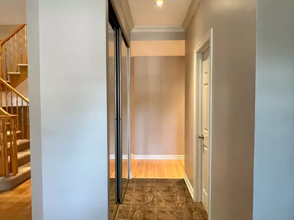 Barrhaven, ON K2J 0H3,129 TAPESTRY DR