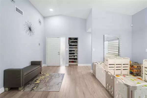 Boca Raton, FL 33428,21041 Woodspring Ave