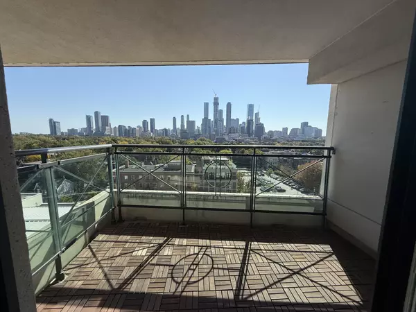 Toronto C09, ON M4W 3Y6,25 Scrivener SQ #908