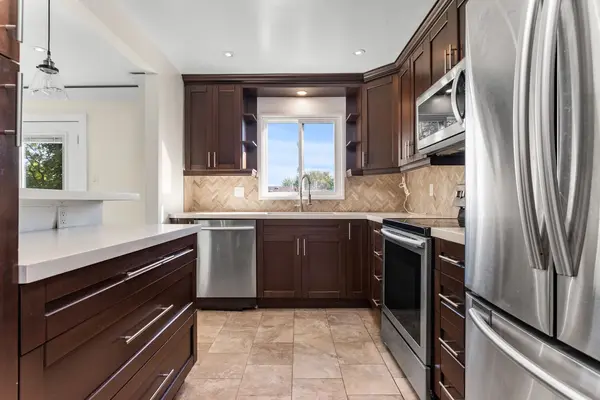 Whitby, ON L1R 1T1,35 Fernbank PL