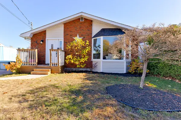 Petawawa, ON K8H 1S4,20 John ST