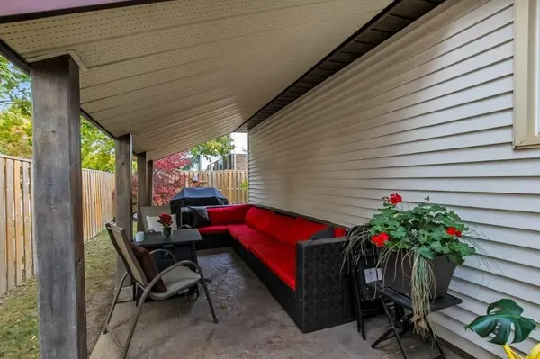 London North, ON N6G 3R3,2 Aldersbrook CRES