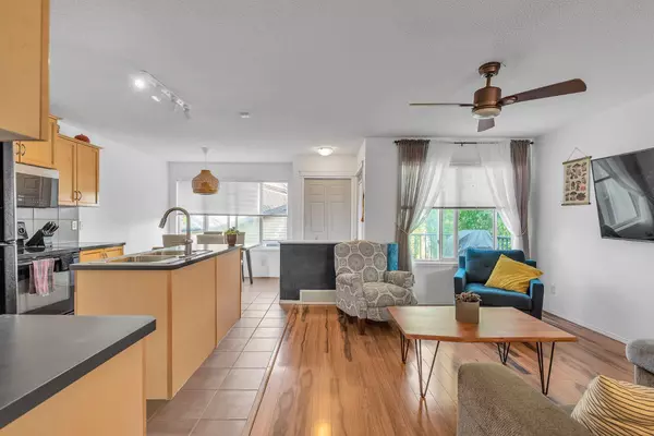 Cochrane, AB T4C0C7,30 Sunset HTS