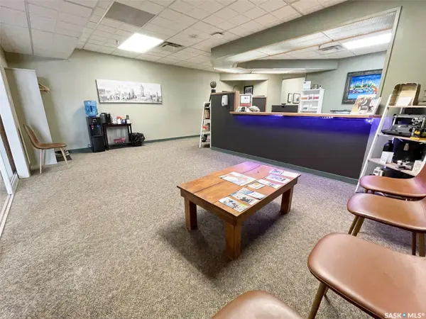 244 1st AVENUE NE #2 &3B, Swift Current, SK S9H 2B4