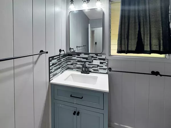 Hilo, HI 96720,70 KAIKUONO ST