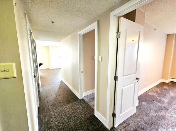 Saskatoon, SK S7K 2P5,320 5th AVENUE N #607